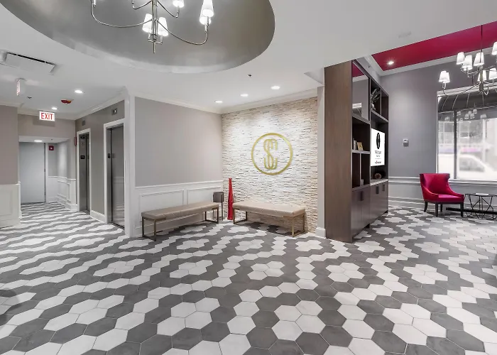 Saint Clair - Magnificent Mile 4*
