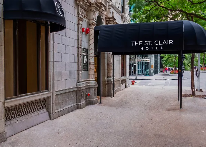Saint Clair - Magnificent Mile Hotel