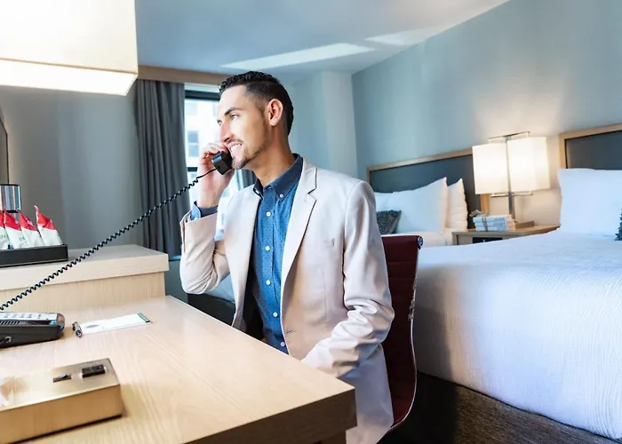 Saint Clair - Magnificent Mile 4*
