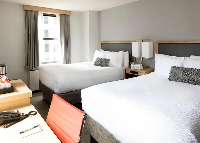 Saint Clair - Magnificent Mile 4*