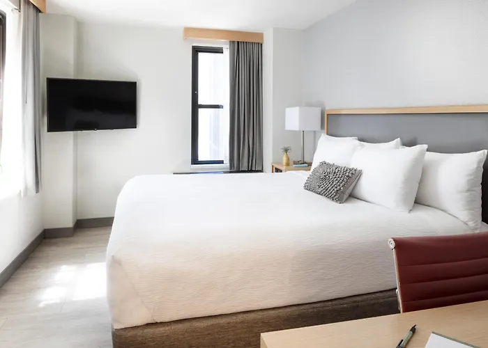 Saint Clair - Magnificent Mile