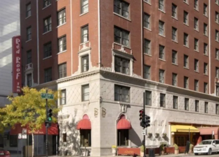 Saint Clair - Magnificent Mile