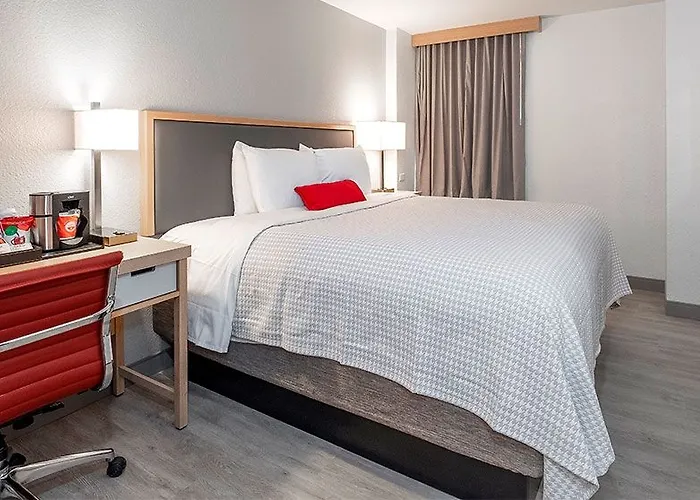 Saint Clair - Magnificent Mile 4*