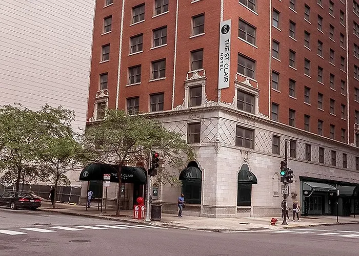Saint Clair - Magnificent Mile